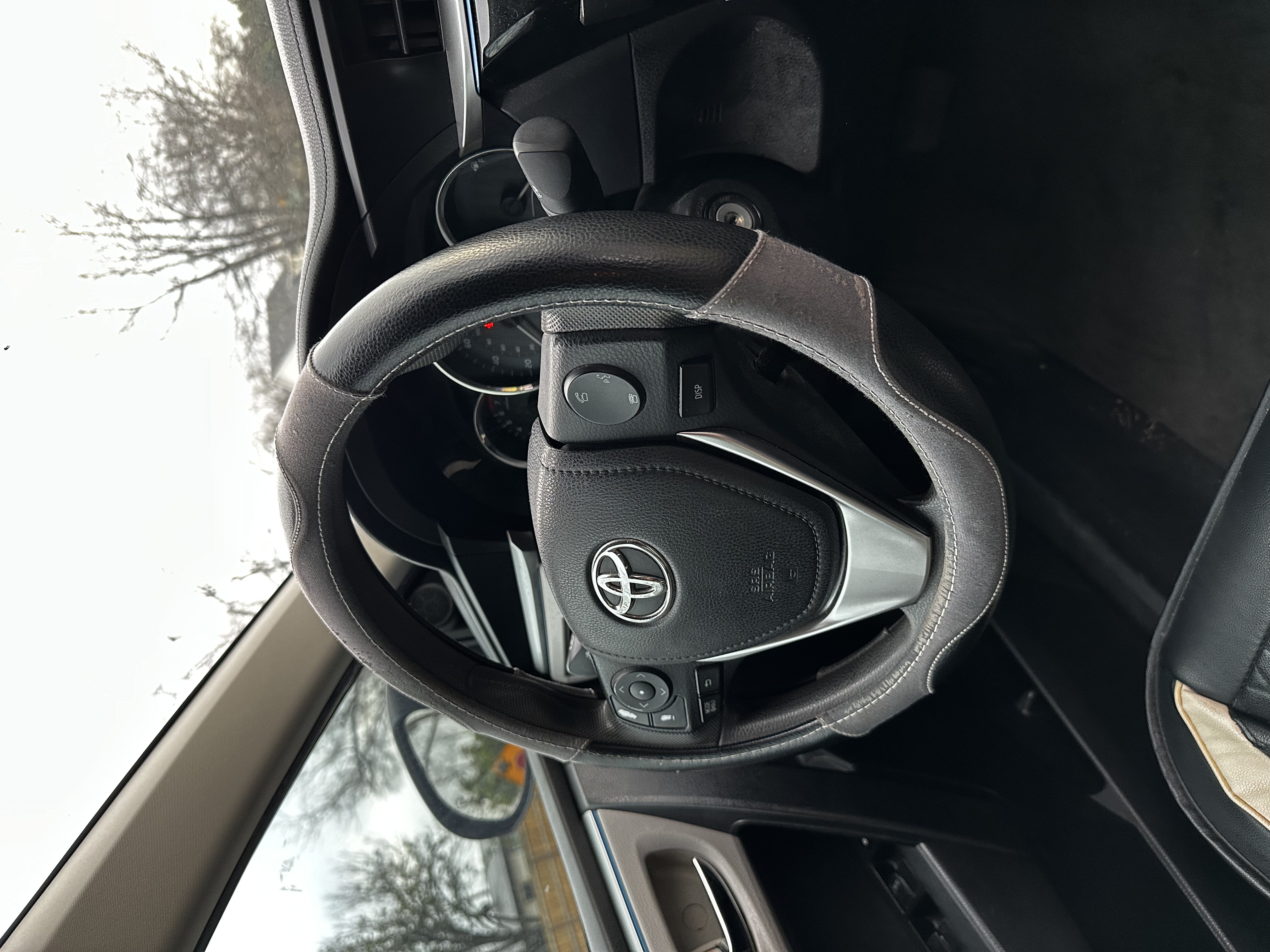 Used 2014 Toyota Corolla LE FWD image 27