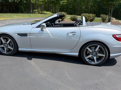Used 2014 Mercedes-Benz SLK 55 AMG image 2