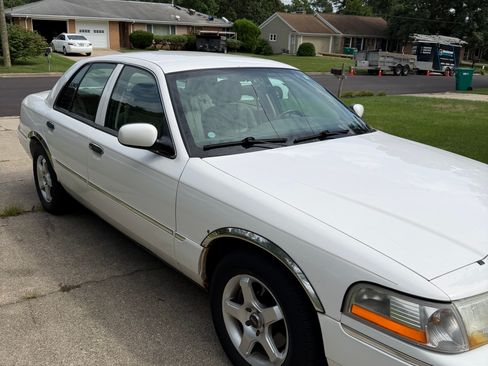 Used 2003 Mercury Grand Marquis LS RWD image 4