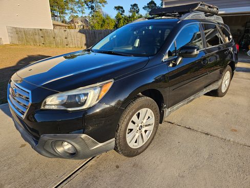 Used 2017 Subaru Outback 2.5i Premium image 13