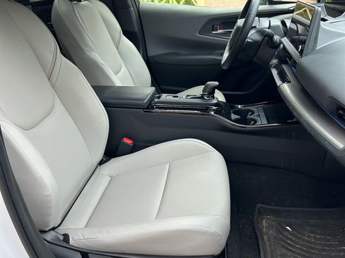 Used 2024 Toyota Prius XLE AWD/4WD image 10