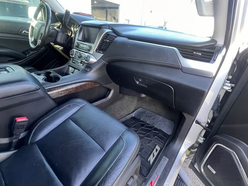 Used 2016 Chevrolet Suburban LT image 5