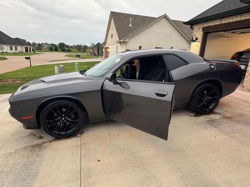 Used 2018 Dodge Challenger SXT w/ Blacktop Package RWD image 12