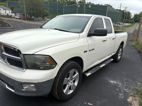 Used 2009 Dodge Ram 1500 Truck SLT w/ Popular Equipment Group image 1