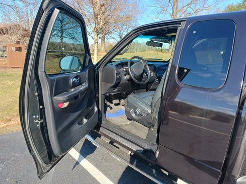 Used 2000 Ford F150 Harley-Davidson image 11