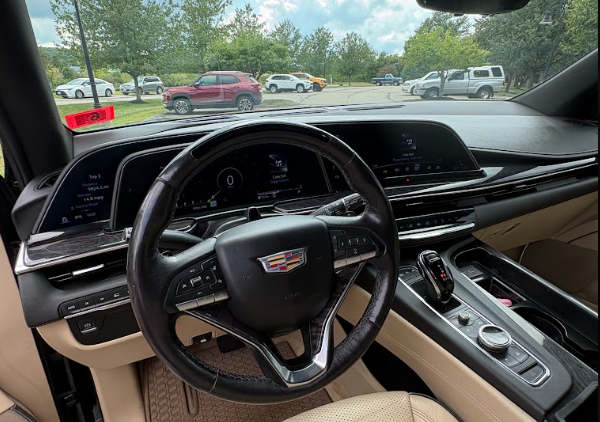 Used 2023 Cadillac Escalade ESV Premium Luxury w/ LPO, Radiant Package AWD/4WD image 12
