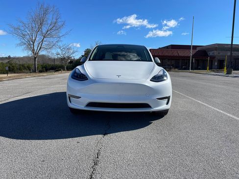 Used 2025 Tesla Model Y Long Range image 2
