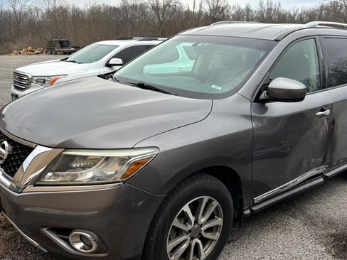 Used 2015 Nissan Pathfinder SL w/ Cargo Package image 2