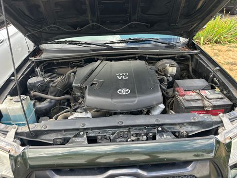 Used 2013 Toyota Tacoma PreRunner w/ TRD Sport Pkg RWD image 9
