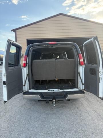 Used 2017 Chevrolet Express 3500 LT w/ LT Preferred Equipment Group RWD image 5