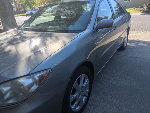 Used 2005 Toyota Camry XLE image 5