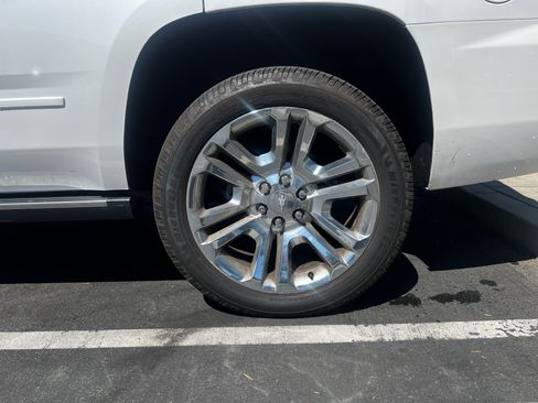 Used 2019 Chevrolet Tahoe Premier w/ Premier Plus Edition image 12