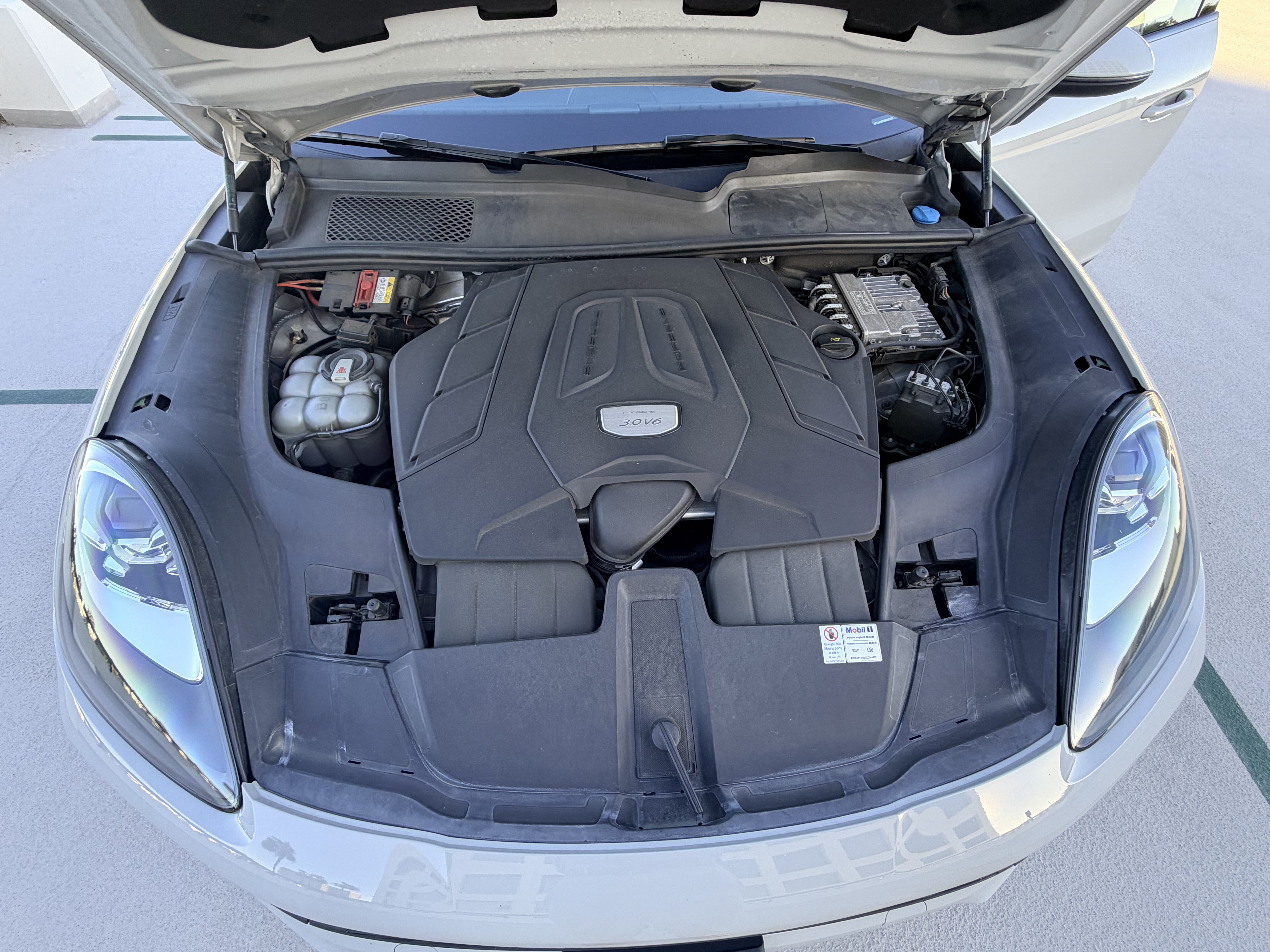 Used 2021 Porsche Cayenne AWD/4WD image 22