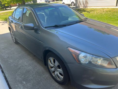 Used 2010 Honda Accord EX-L image 4