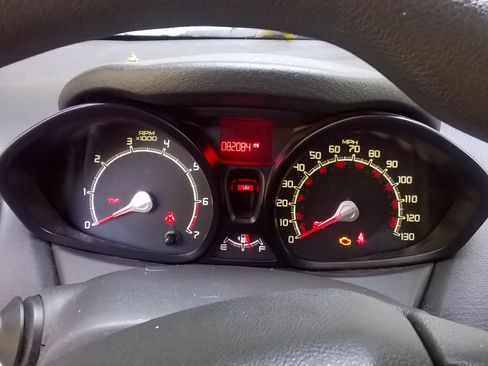 Used 2015 Ford Fiesta SE image 5