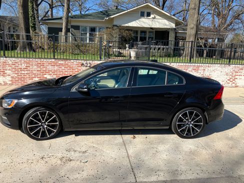 Used 2017 Volvo S60 T5 Dynamic w/ Vision Package image 9