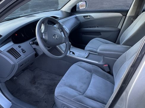 Used 2010 Toyota Avalon XL image 2