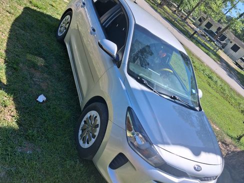 Used 2019 Kia Rio LX image 3