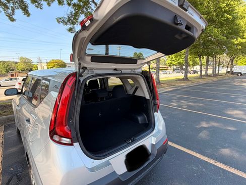 Used 2021 Kia Soul S FWD image 4