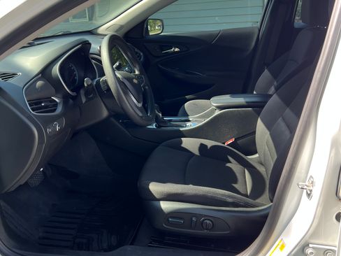 Used 2022 Chevrolet Malibu LT FWD image 8