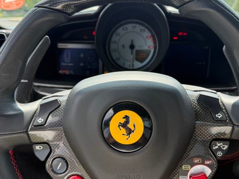 Used 2011 Ferrari 458 Italia Coupe RWD image 16