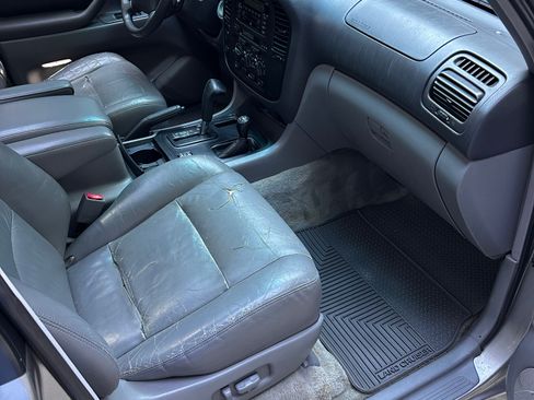 Used 2002 Toyota Land Cruiser image 10