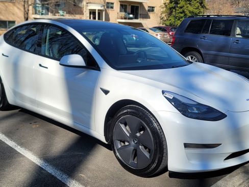 Used 2021 Tesla Model 3 Standard Range Plus image 2