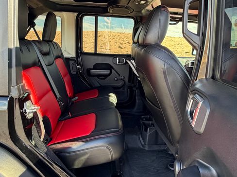 Used 2018 Jeep Wrangler Unlimited Sport image 8