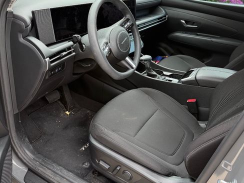 Used 2025 Hyundai Tucson SEL FWD image 9