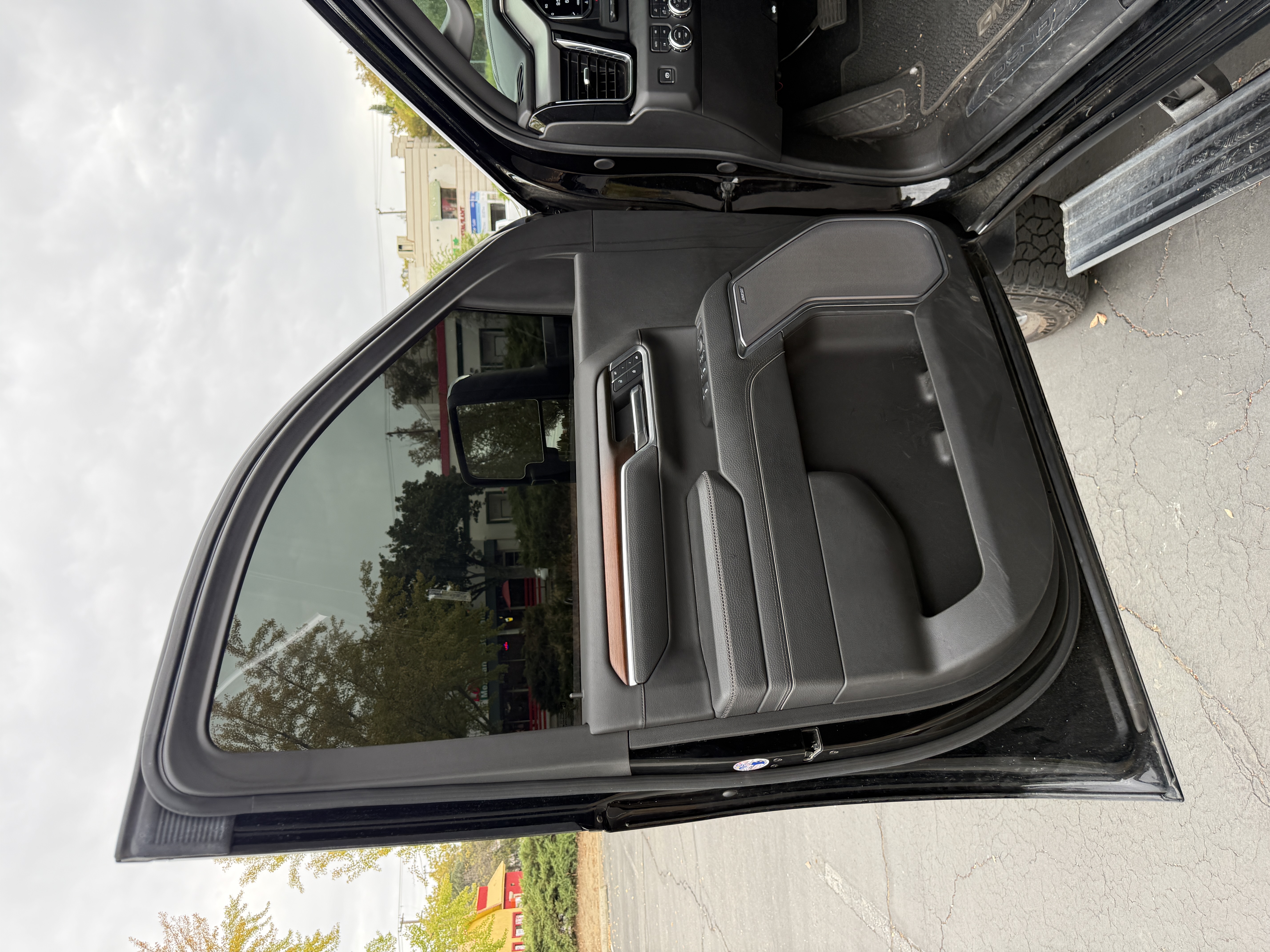 Used 2025 GMC Sierra 2500 Denali w/ Denali Reserve Package AWD/4WD image 12
