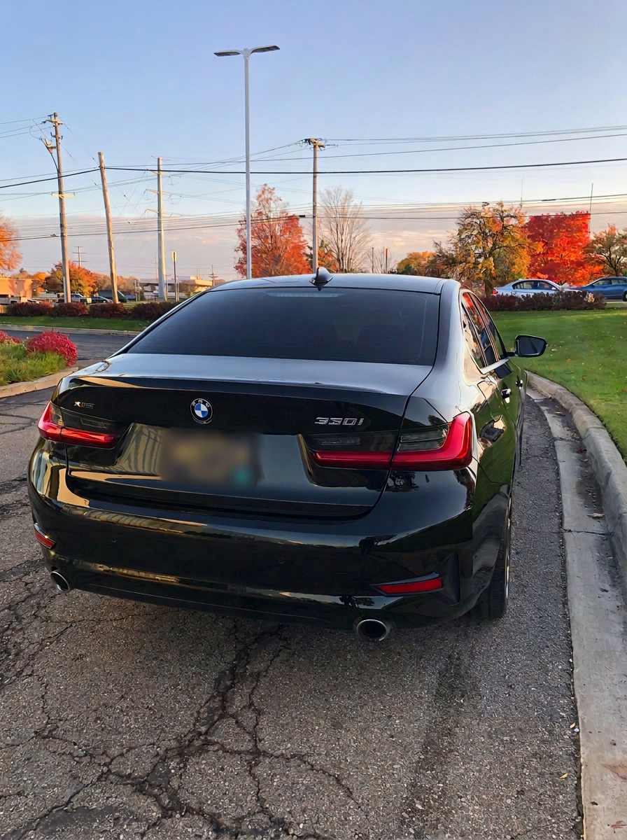 Used 2019 BMW 330i xDrive Sedan w/ Driving Assistance Package AWD/4WD image 10