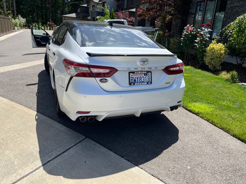 Used 2019 Toyota Camry XSE w/ Driver Assist Package FWD image 5