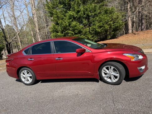 Used 2014 Nissan Altima 2.5 SV image 4