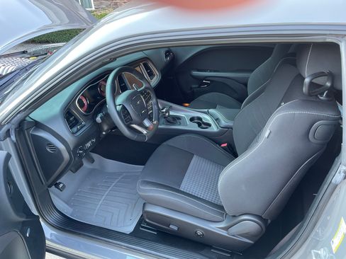 Used 2023 Dodge Challenger SRT Hellcat RWD image 2