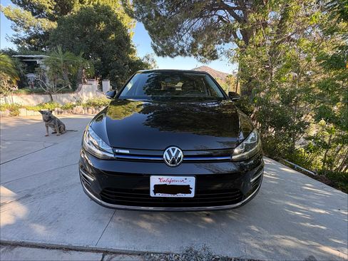 Used 2019 Volkswagen e-Golf SE w/ Driver Assistance Package FWD image 14