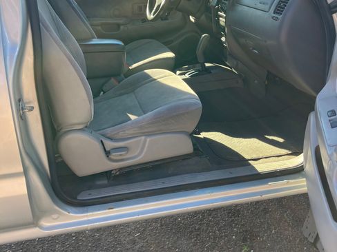 Used 2004 Toyota Tacoma PreRunner RWD image 4