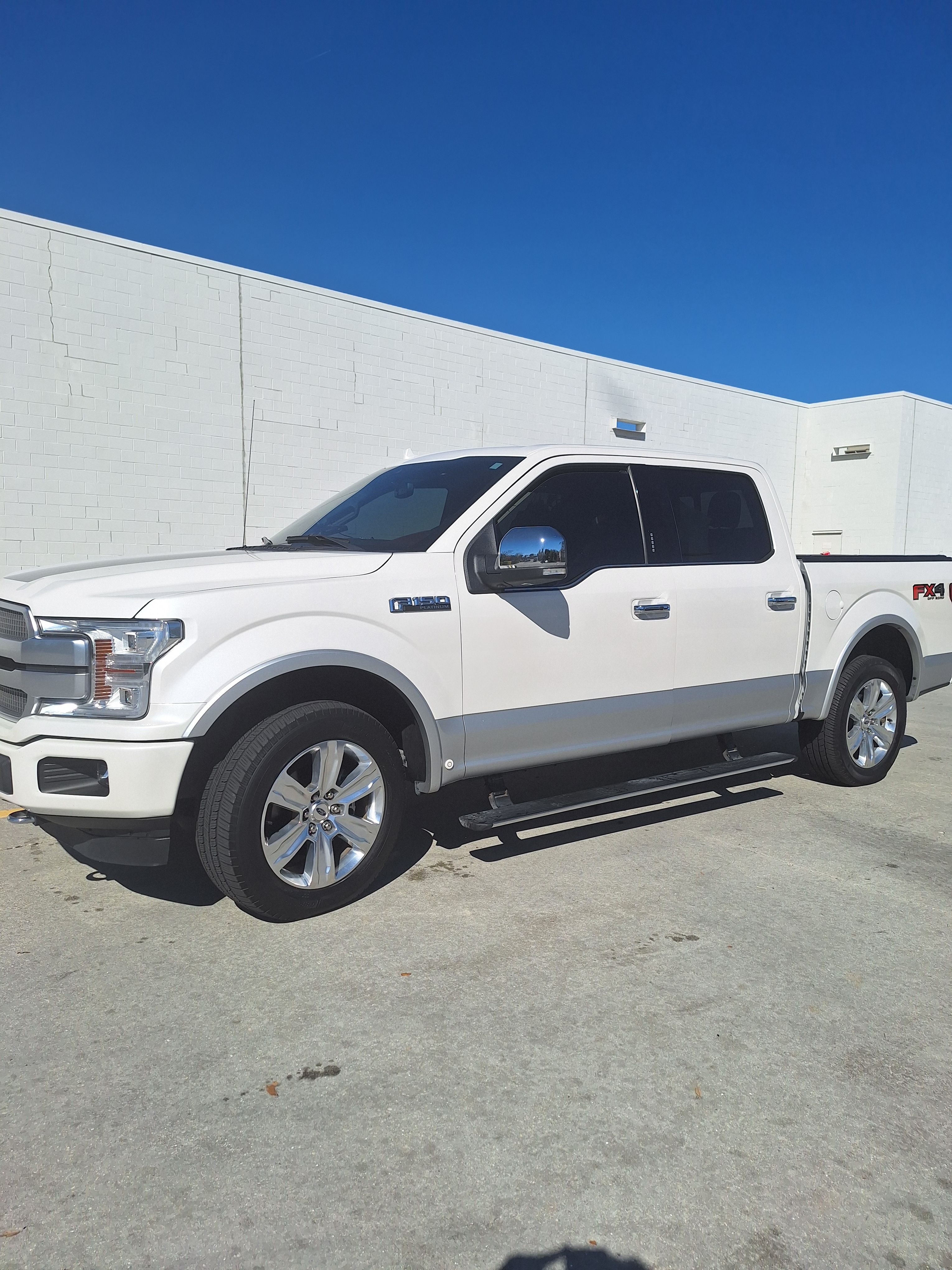 Used 2019 Ford F150 Platinum w/ Equipment Group 701A Luxury AWD/4WD image 5