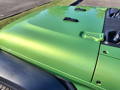 Used 2018 Jeep Wrangler Sport image 8