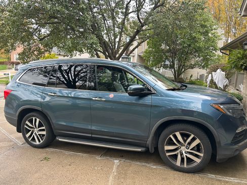 Used 2016 Honda Pilot Elite image 1