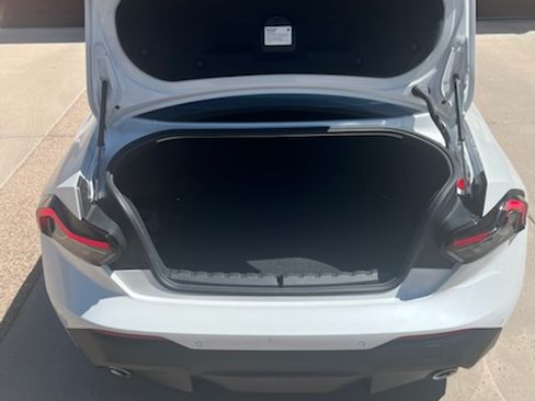 Used 2022 BMW 230i Coupe w/ Premium Package 2 RWD image 8