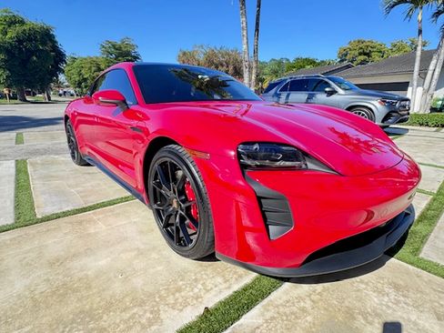 Used 2023 Porsche Taycan GTS image 4