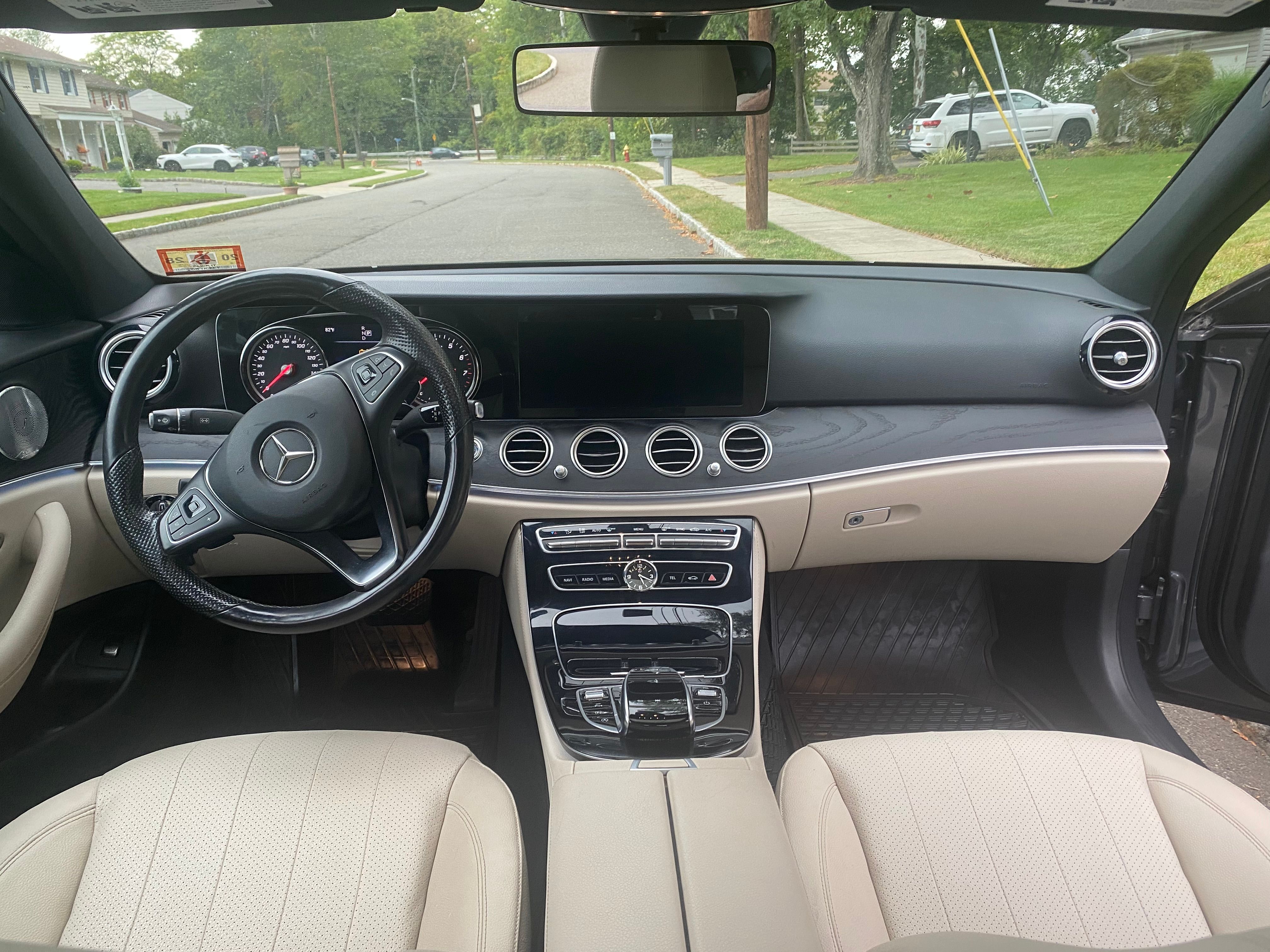 Used 2017 Mercedes-Benz E 300 4MATIC image 6