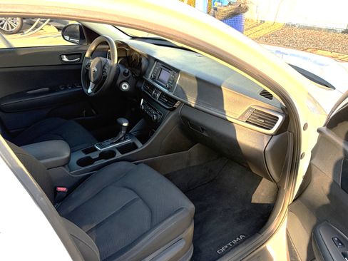 Used 2016 Kia Optima LX w/ LX Convenience Package image 11