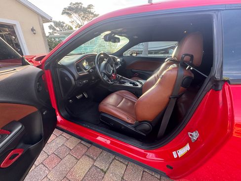 Used 2018 Dodge Challenger R/T Scat Pack RWD image 10