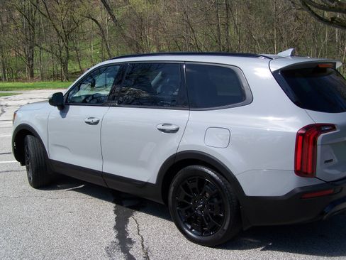 Used 2022 Kia Telluride SX w/ SX Prestige Package image 9