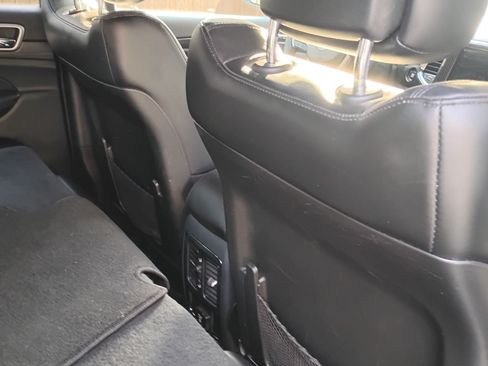 Used 2019 Jeep Grand Cherokee Altitude image 1