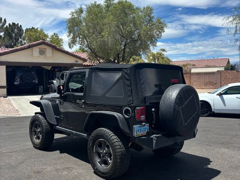Used 2014 Jeep Wrangler Rubicon w/ Connectivity Group AWD/4WD image 4