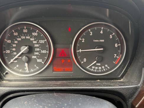 Used 2012 BMW 328i xDrive Wagon image 9