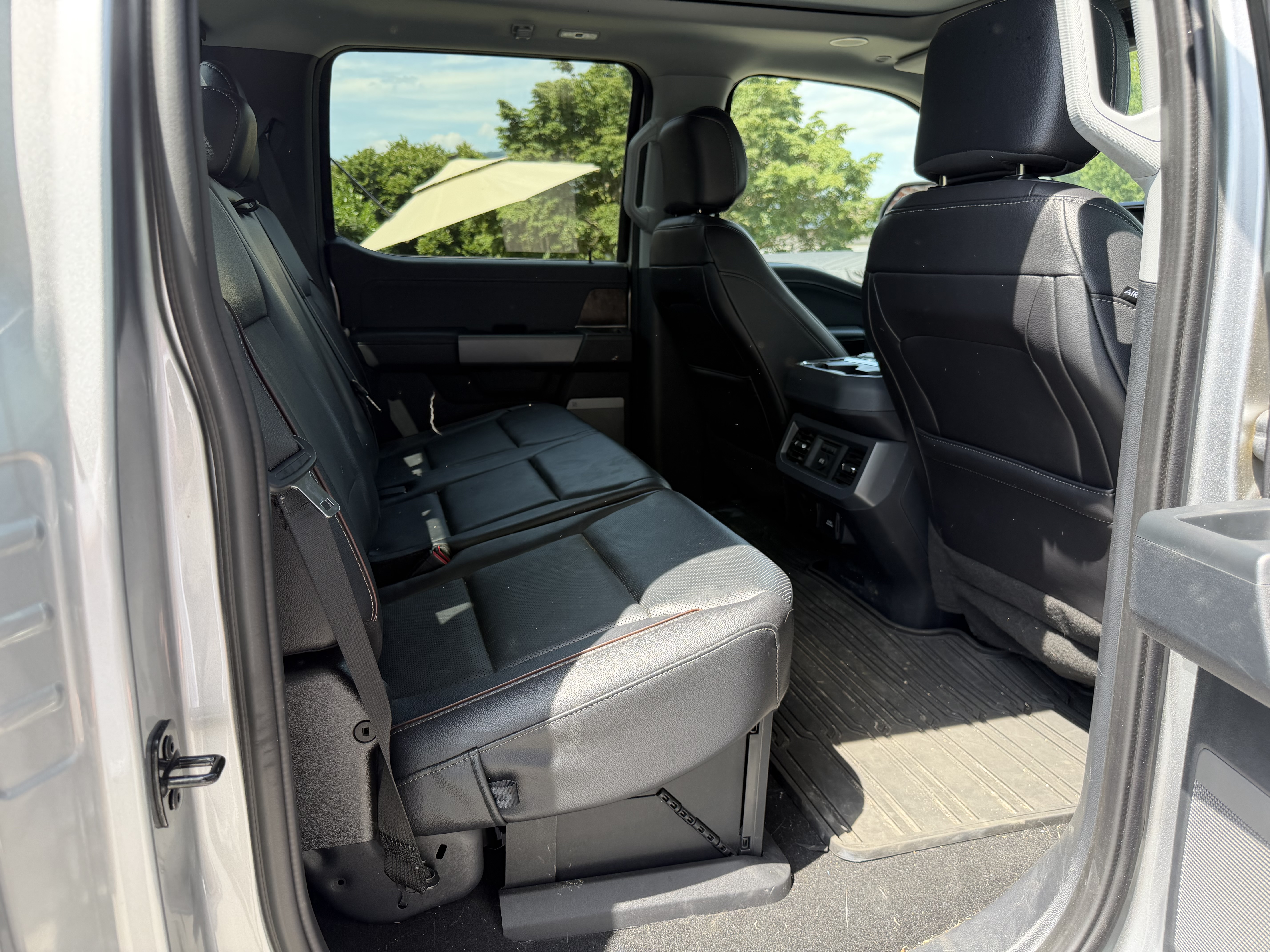 Used 2024 Ford F250 Lariat w/ Lariat Ultimate Package AWD/4WD image 8