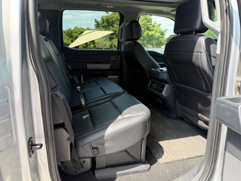 Used 2024 Ford F250 Lariat w/ Lariat Ultimate Package AWD/4WD image 8
